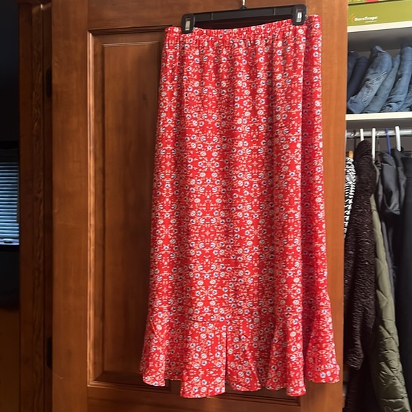 Max studio. skirt. - Picture 2 of 3